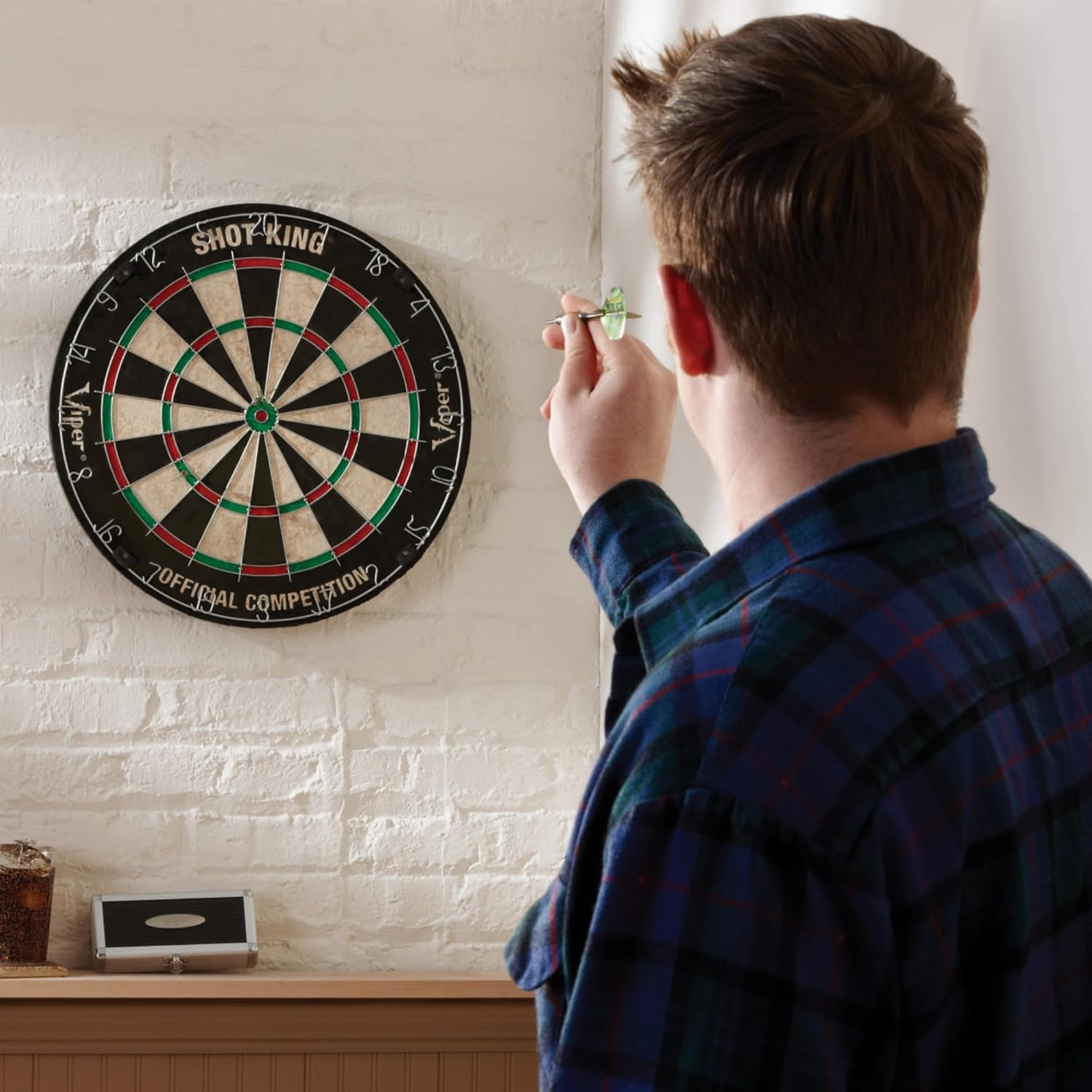 Viper by GLD Products Shot King Regulation Bristle Steel Tip Dartboard Set - Image 2